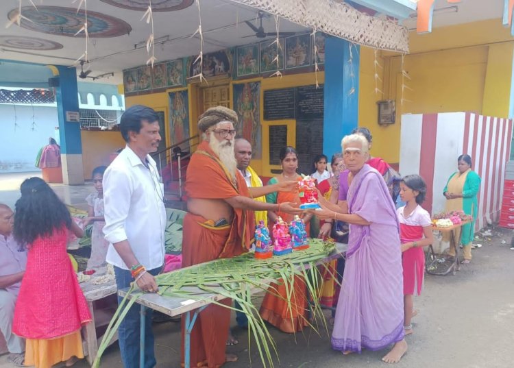 கோவை அனைத்திந்திய இந்து திருக்கோயில்கள் பாதுகாப்பு சங்கம் பொதுமக்களுக்கு அன்பளிப்பாக விநாயகர் சிலைகள் வழங்கும் விழா