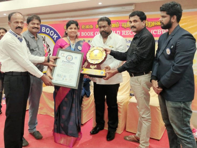 சோழன் உலக சாதனை புத்தகத்தில் இடம் பெற்றார் தவப்புதல்வி