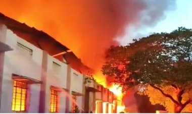 சென்னை, மாதவரத்தில் செயல்பட்டு வரும் கார் உதிரி பாகங்கள் கிடங்கில் தீ விபத்து