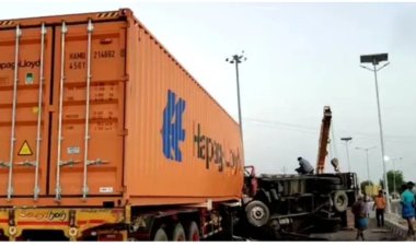 அருப்புக்கோட்டையில் இரு வாகனங்கள் நேருக்கு நேர் மோதல் - இருவர் மரணம்