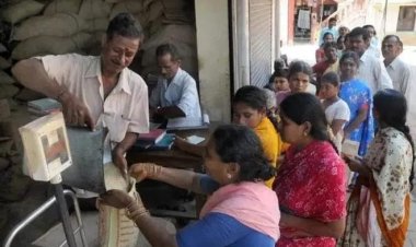 ரேஷன் அட்டைதாரர்களுக்கு தமிழக அரசு முக்கிய அறிவிப்பை வெளியிட்டுள்ளது.