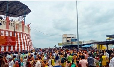 ஆடி கிருத்திகை: திருத்தணி முருகன் கோயிலில் குவிந்த ஆயிரக்கணக்கான பக்தர்கள்