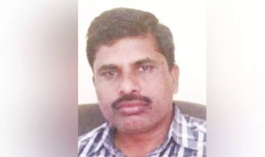 அரசு பள்ளி விழாவில் முன்னாள் அமைச்சரை புகழ்ந்து பேசிய தலைமை ஆசிரியர் பணியிட மாற்ற