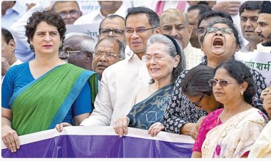 சோனியா தலைமையில் 3-வது நாளாக இண்டியா கூட்டணி எம்.பி.க்கள் போராட்டம்