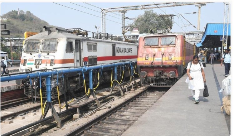 4 விரைவு ரயில்களில் முன்பதிவு இல்லாத பெட்டிகளின் எண்ணிக்கை 4 ஆக அதிகரிப்பு