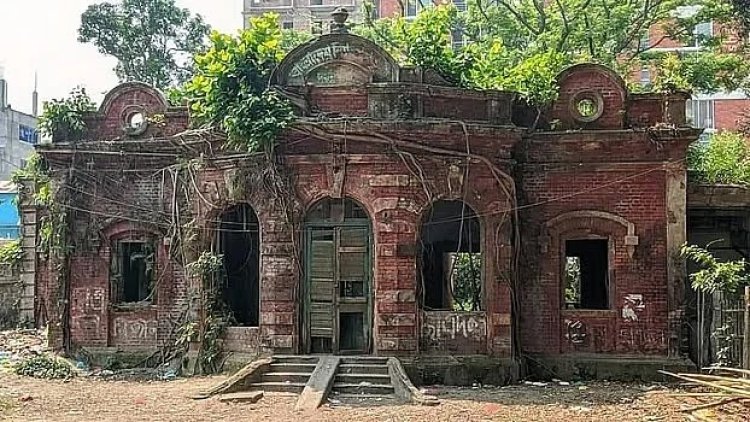 சத்யஜித் ராய்யின் பூர்விக வீட்டை இடிக்கும் பணியை நிறுத்திய வங்கதேச அரசு!