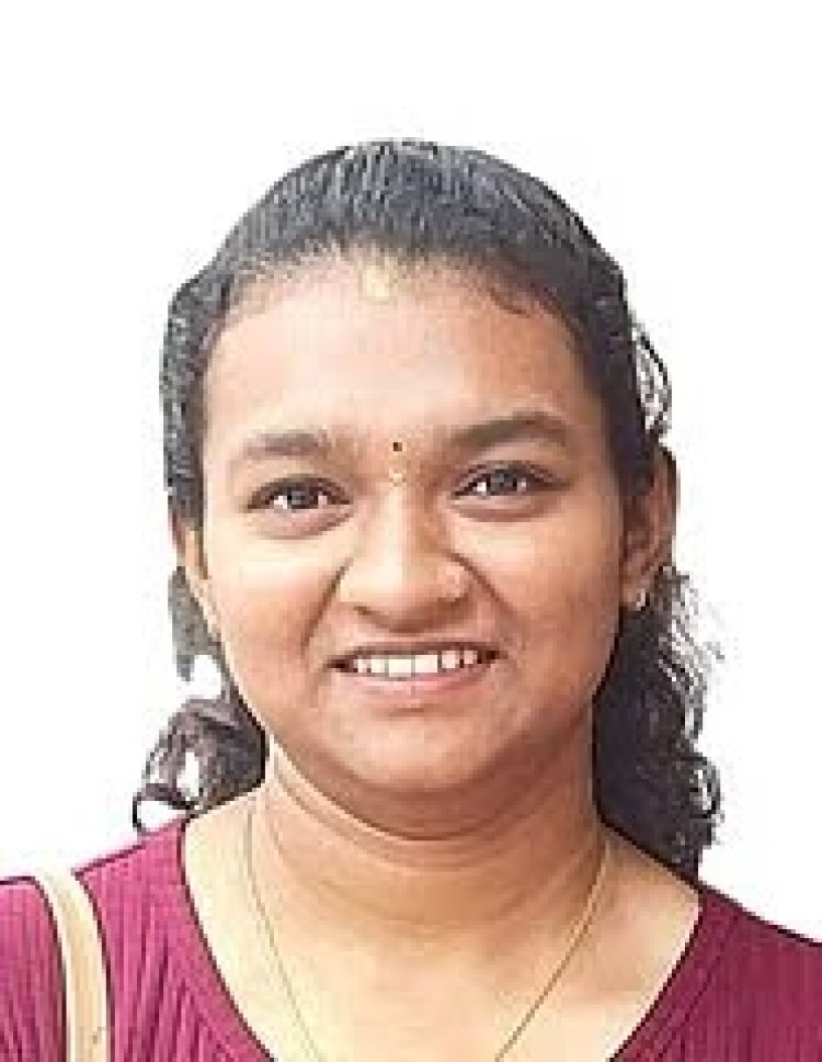 பிரதமரின் பயிற்சித் திட்டத்தில் அதியமான் கல்லூரி மாணவி தோ்வு