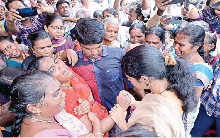 கவின் உடல் ஐந்து நாளைக்கு பின் சொந்த ஊரில் தகனம்