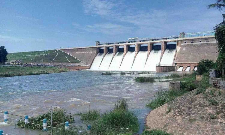 வைகை அணையில் இருந்து பாசனத்துக்கு திறக்கப்பட்ட தண்ணீர் நிறுத்தம்- 5 மாவட்ட மக்களுக்கு வெள்ள எச்சரிக்கை