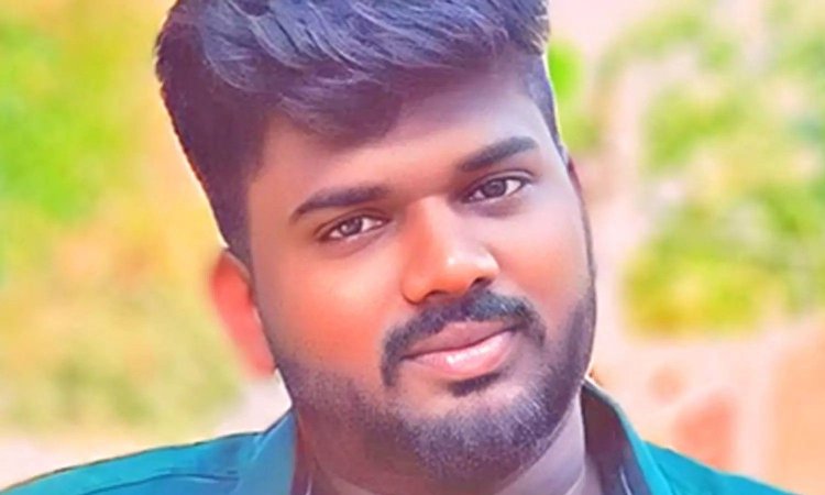 ராதாபுரத்தில் தச்சு தொழிலாளி கொலையில் 4 வாலிபர்கள் கைது