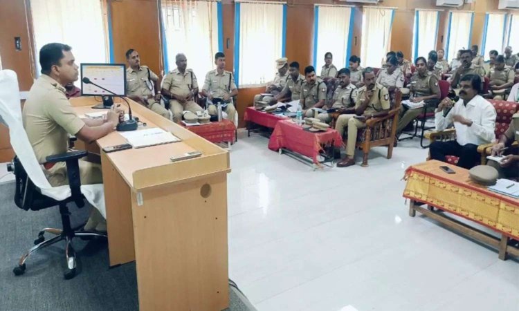தூத்துக்குடி எஸ்.பி. அலுவலகத்தில் மாதாந்திர ஆய்வு கூட்டம்