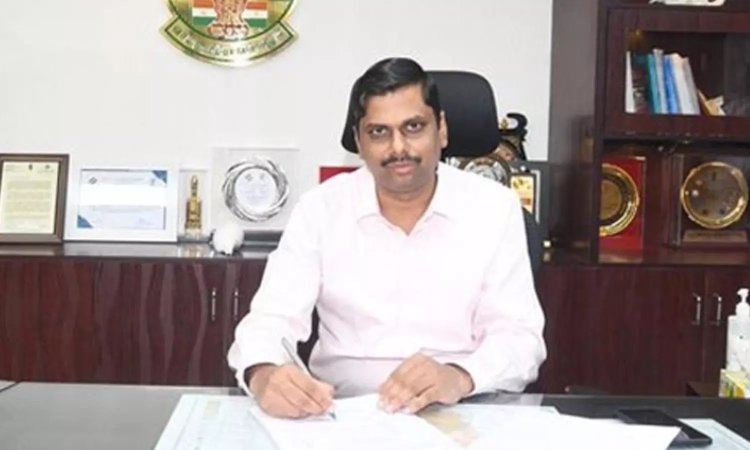 தூத்துக்குடியில் தேசிய தொழில் பழகுநர் சேர்க்கை முகாம்: கலெக்டர் இளம்பகவத் தகவல்