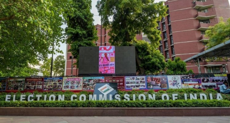 22 தமிழக கட்சிகளை தேர்தல் ஆணையம் நீக்கி நடவடிக்கை