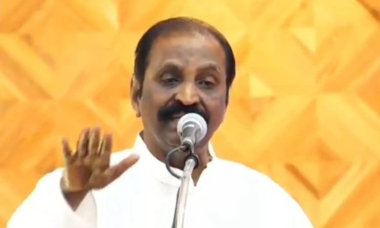 ராமர் குறித்த பேச்சு - வைரமுத்து மீது புகார்