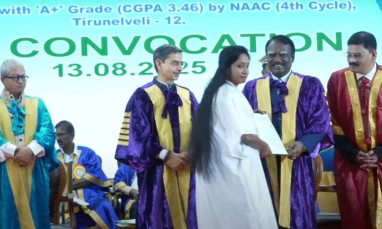 கவர்னர் ஆர்.என்.ரவியிடம் பட்டம் பெற மாணவி மறுப்பு: நெல்லையில் பரபரப்பு