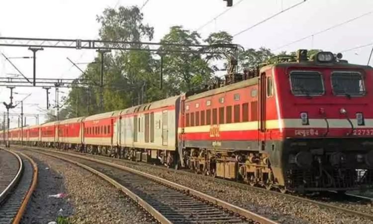 ஐதராபாத்தில் இருந்து சேலம், திருப்பூர் வழியாக கொல்லம் செல்லும் ரெயில் சேவை நீட்டிப்பு