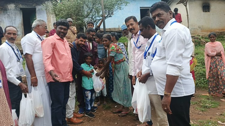 கோவை , வால்பாறையில் காடம்பாறை பூனாட்சி கிராமம் மலைவாழ்  பழங்குடியினர்களுடன் பசுமை தீபாவளி சிறப்பாக நடைபெற்றது.