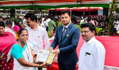 சின்னியம்பாளையம் அரசு ஆரம்ப சுகாதார நிலைய அமைப்புச் செவிலியருக்கு சிறந்த சேவையாளர் விருது