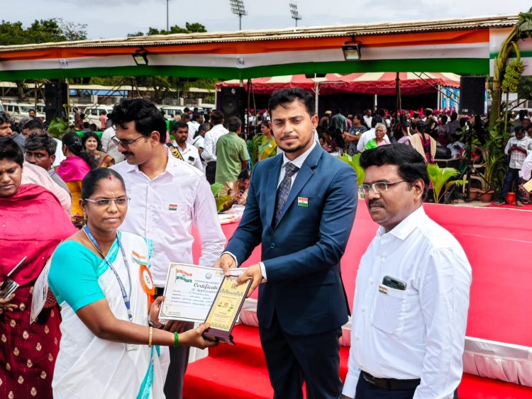 சின்னியம்பாளையம் அரசு ஆரம்ப சுகாதார நிலைய அமைப்புச் செவிலியருக்கு சிறந்த சேவையாளர் விருது